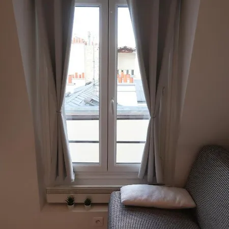 Parisian Cozy Studio: Batignolles Charm Near Landmarks Exterior photo
