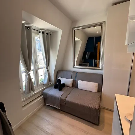 Parisian Cozy Studio: Batignolles Charm Near Landmarks Exterior photo