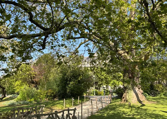 Paris 17 - Coeur Batignolles - Beau Studio 10 M2 -110 Sqf - Etat Neuf - Calme - Ideal Une Personne - Single Occupancy