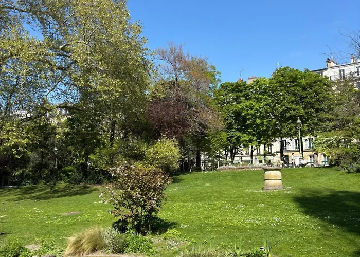 Paris 17 - Coeur Batignolles - Beau Studio 10 M2 -110 Sqf - Etat Neuf - Calme - Ideal Une Personne - Single Occupancy